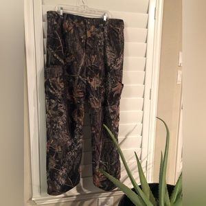 Men’s Camo pants, size 42 Reg., never worn, fully lined